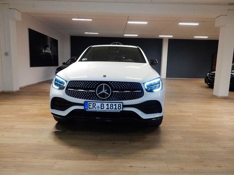 Weiß Gebraucht 2022 Mercedes GLC220 AMG Coupé | 44.900 € (Guter Preis) - Bild 1/4