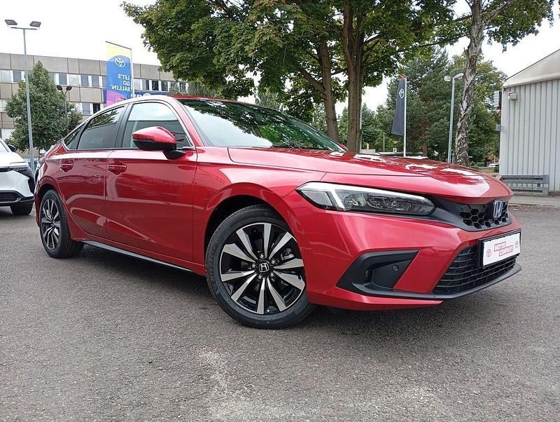 Gebraucht Honda Civic Elegance 184 PS (135 kW) 2025 Rot Limousine