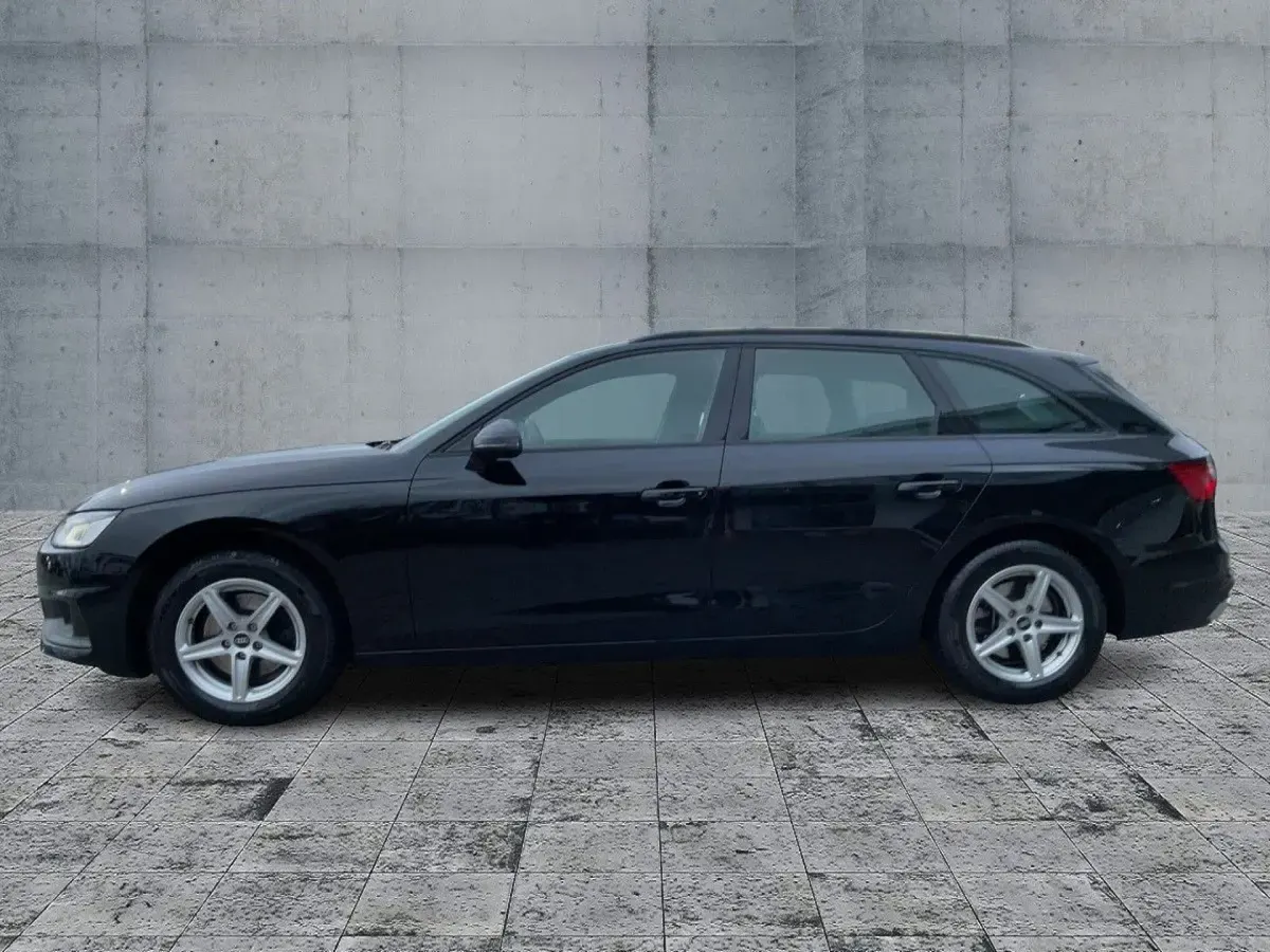 Gebraucht Audi A4 150 PS (110 kW) 2023 Brillantschwarz Kombi