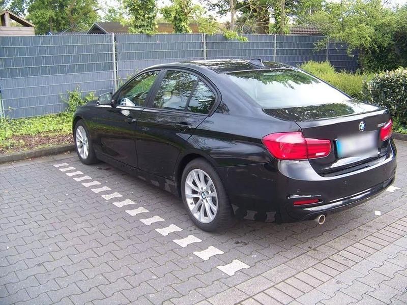 Gebraucht BMW 318 Sport Line 150 PS (110 kW) 2016 Schwarz Limousine