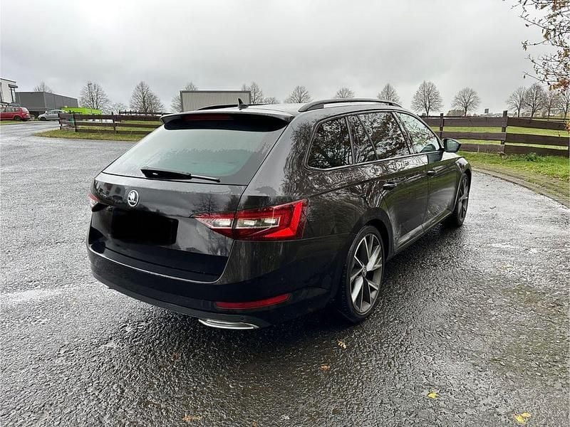 Gebraucht Skoda Superb SportLine 190 PS (139 kW) 2018 Schwarz Kombi