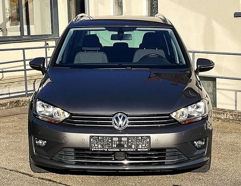 Limestone grey metallic Gebraucht 2016 VW Golf Allstar Limousine | 12.900 € (Superpreis) - Bild 1/4