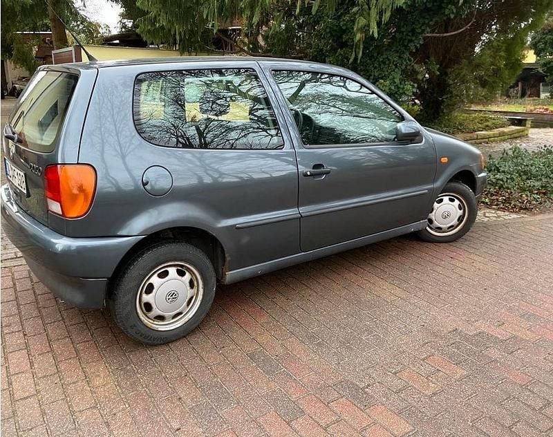 Grau Gebraucht 1996 VW Polo Kleinwagen | 1.300 € - Bild 1/4