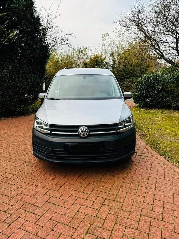 Second-hand VW Caddy 102 CP (75 kW) 2017 Argintiu Monovolum