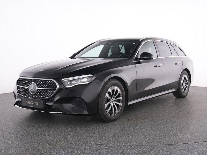Gebraucht Mercedes E220 Avantgarde 197 PS (144 kW) 2024 Schwarz Limousine