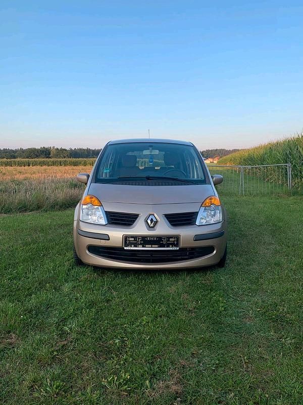 Beige Gebraucht 2006 Renault Modus Van / Kleinbus | 2.550 € (Teuer) - Bild 1/4