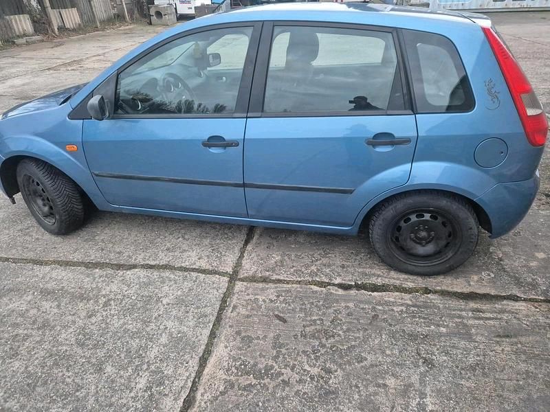 Gebraucht Ford Fiesta 80 PS (58 kW) 2003 Blau Kleinwagen