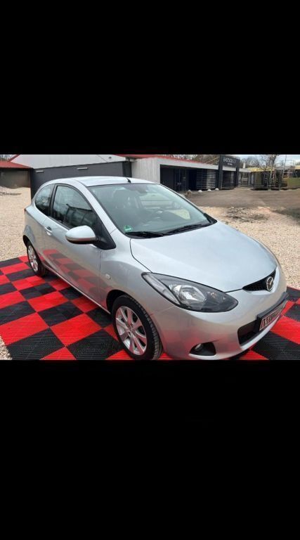 Silber Gebraucht 2009 Mazda 2 Inclusive Limousine | 1.600 € (Guter Preis) - Bild 1/4