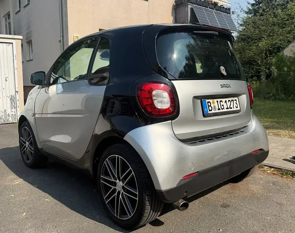 Gebraucht Smart ForFour Passion 71 PS (52 kW) 2015 Silber Kleinwagen
