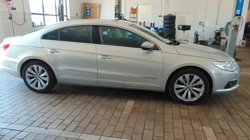 Gebraucht VW Passat 200 PS (147 kW) 2009 Silber Limousine