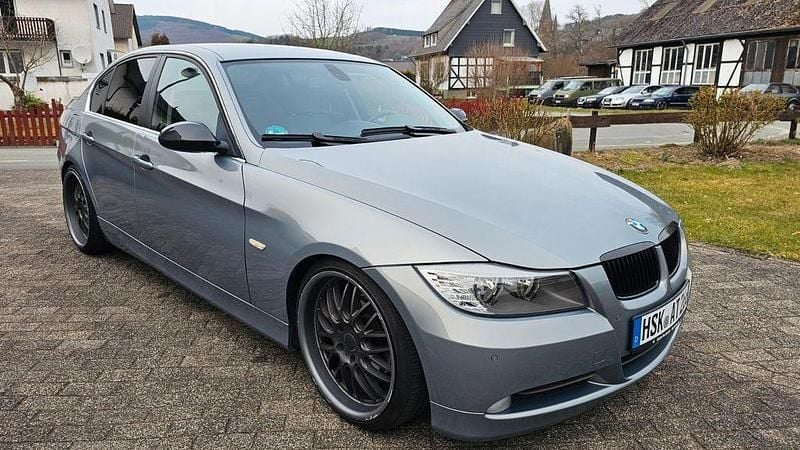 Gebraucht BMW 325 Performance 218 PS (160 kW) 2005 Grau Limousine