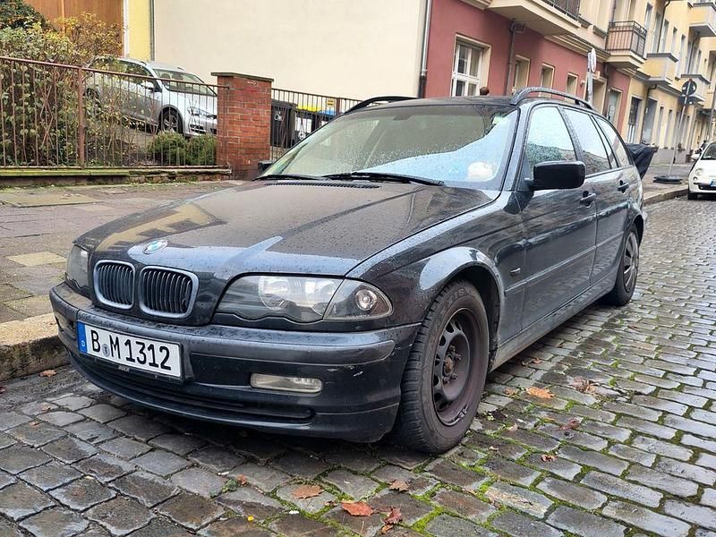 Gebraucht BMW 318 118 PS (86 kW) 1999 Schwarz Kombi