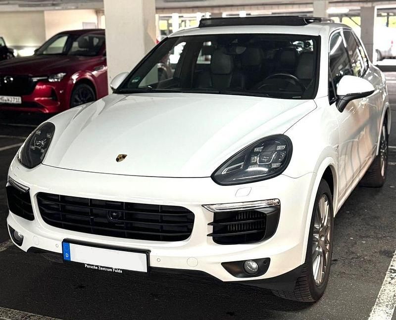 Weiß Gebraucht 2015 Porsche Cayenne SUV | 25.900 € - Bild 1/4