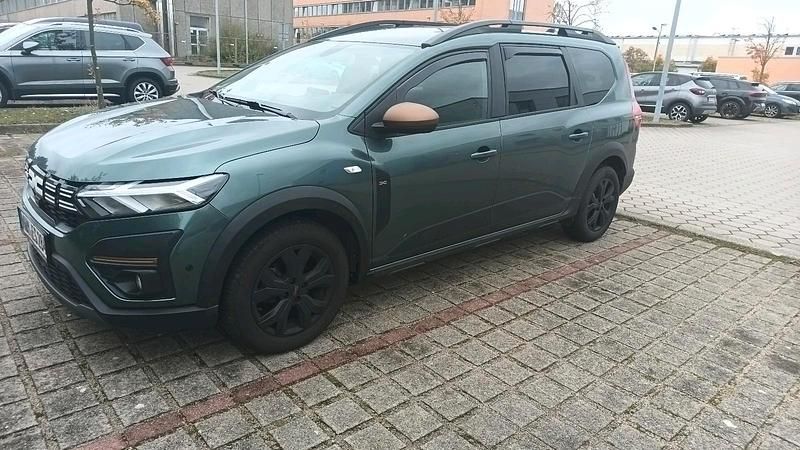 Grün Gebraucht 2023 Dacia Jogger Kombi | 15.500 € (Guter Preis) - Bild 1/4