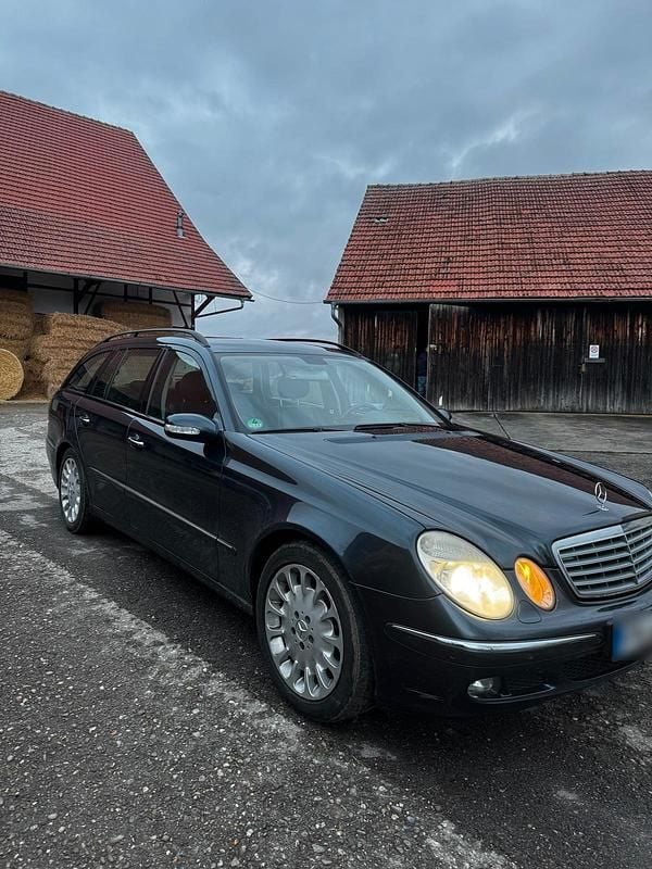 Gebraucht Mercedes E320 204 PS (150 kW) 2005 Blau Kombi