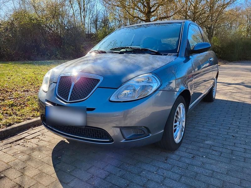 Gebraucht Lancia Ypsilon 78 PS (57 kW) 2008 Grau Kleinwagen
