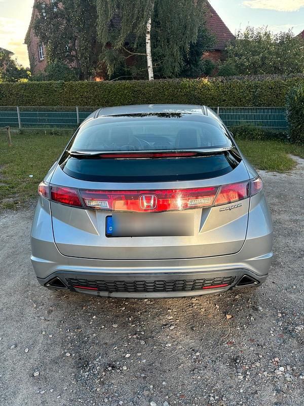 Andere farben Gebraucht 2006 Honda Civic Limousine | 2.300 € (Guter Preis) - Bild 1/4