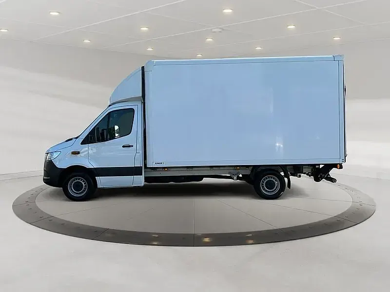 Gebraucht Mercedes Sprinter 170 PS (125 kW) 2025 Arktikweiss Van