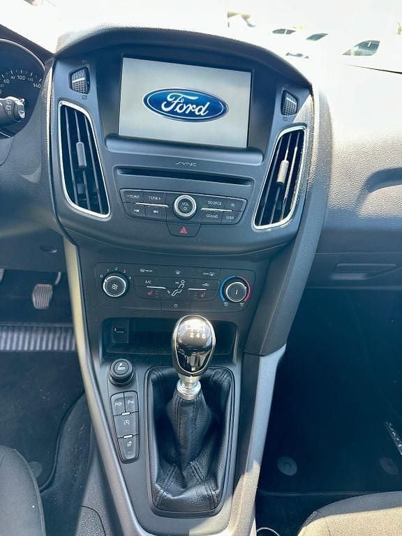 Second-hand Ford Focus 125 CP (91 kW) 2016 Alb Berlinǎ