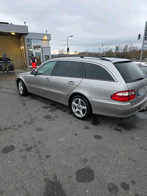 Gebraucht Mercedes E320 224 PS (164 kW) 2004 Grau Kombi
