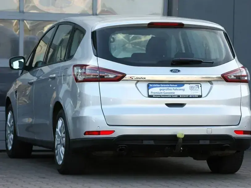 Gebraucht Ford S-MAX Trend 150 PS (110 kW) 2016 Moondust silver (metallic) Van / Kleinbus