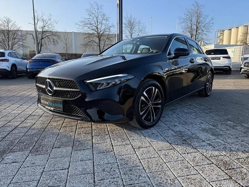 Gebraucht Mercedes A250 Progressive 163 PS (119 kW) 2025 Andere Limousine