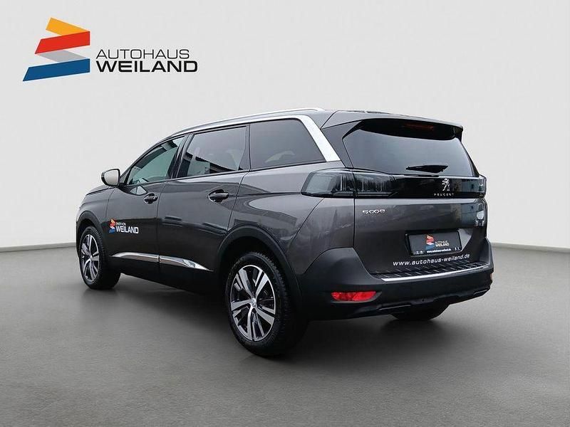 Gebraucht Peugeot 5008 Allure 131 PS (96 kW) 2025 Grau SUV