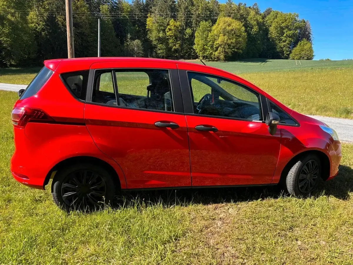 Używany Ford B-MAX 2016 Czerwony Minivan