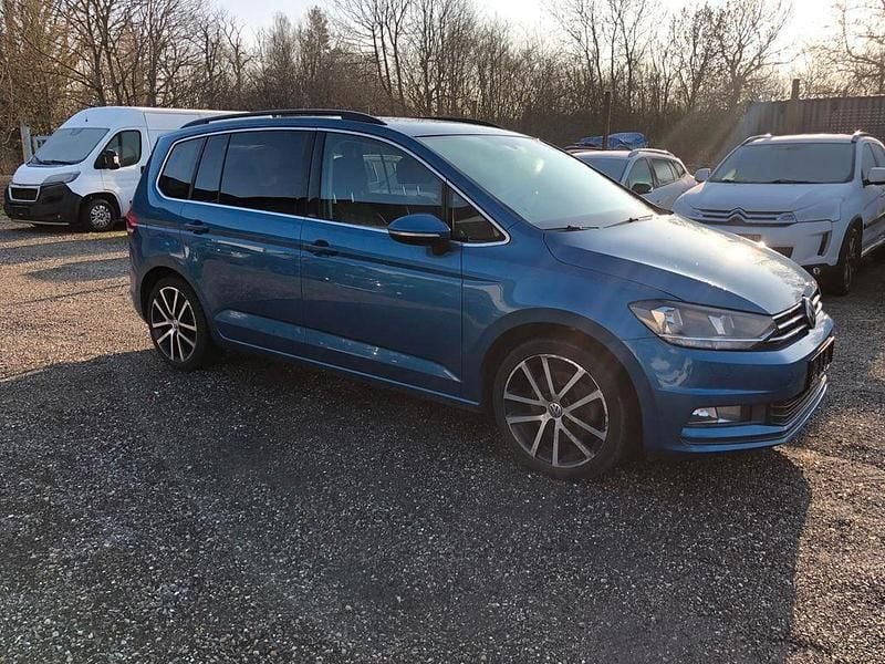 Gebraucht VW Touran Comfortline 110 PS (80 kW) 2016 Blau Van / Kleinbus