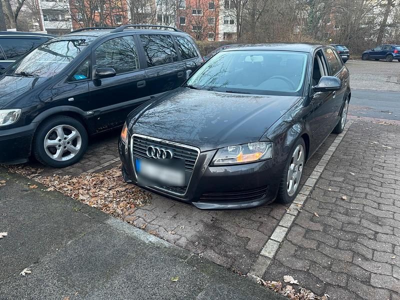 Grau Gebraucht 2009 Audi A3 Limousine | 5.199 € (Fairer Preis) - Bild 1/4