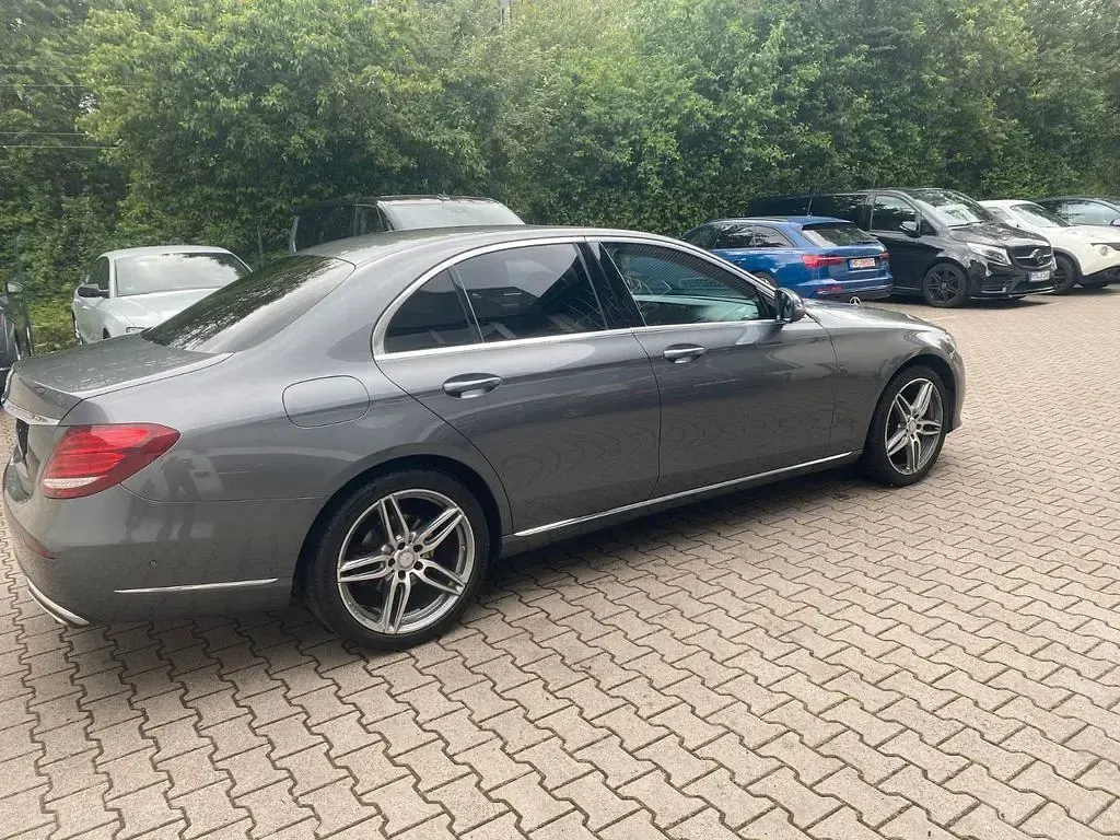 Gebraucht Mercedes E200 184 PS (135 kW) 2018 Grau Limousine