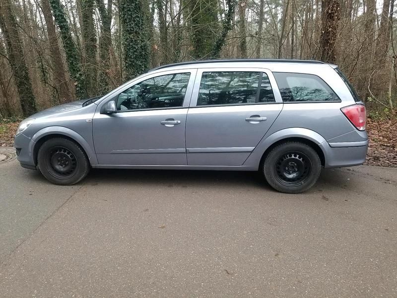 Grau Gebraucht 2009 Opel Astra Kombi | 1.800 € (Fairer Preis) - Bild 1/4