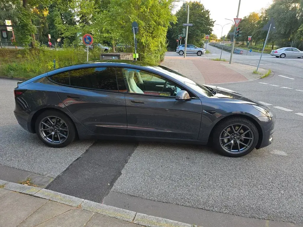 Gebraucht Tesla Model 3 366 kW (498 PS) 2023 Grau Limousine