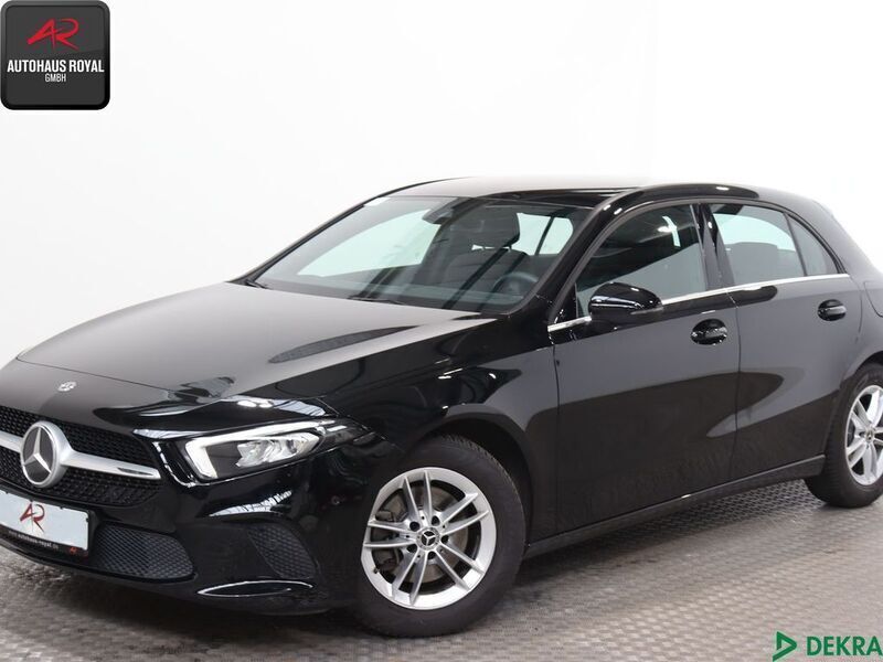 Schwarz Gebraucht 2018 Mercedes A200 Style Limousine | 19.860 € (Guter Preis) - Bild 1/4