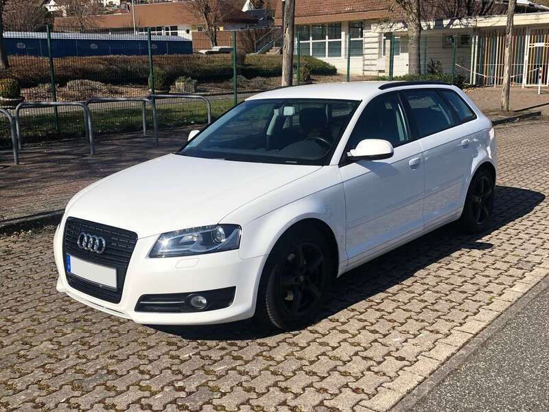 Weiß Gebraucht 2012 Audi A3 Sportback Ambition Kombi | 9.500 € (Fairer Preis) - Bild 1/4