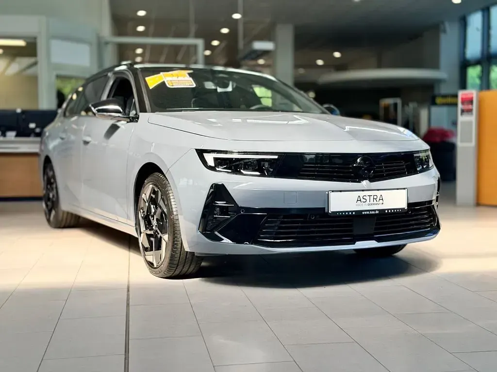 Gebraucht Opel Astra GSe 226 PS (166 kW) 2026 Grafik grau Kombi