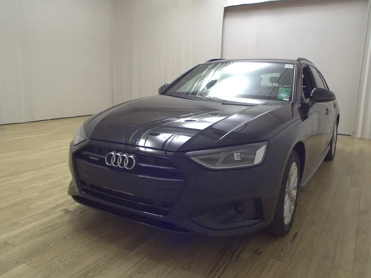Gebraucht Audi A4 Advanced 204 PS (150 kW) 2023 Schwarz Kombi