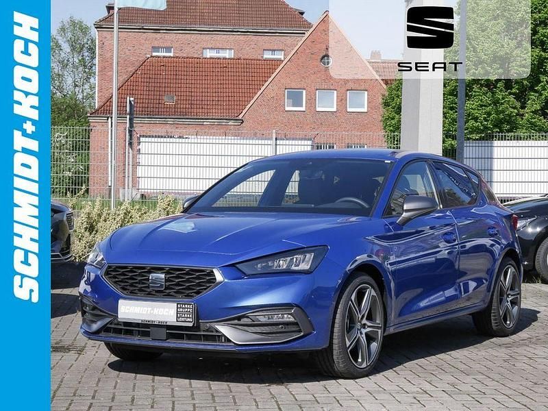 Blau Gebraucht 2024 Seat Leon FR Limousine | 27.850 € (Guter Preis) - Bild 1/4