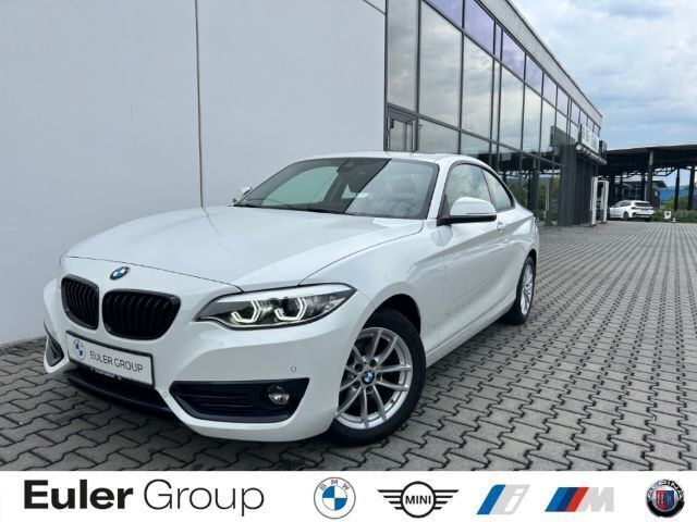 Weiss Gebraucht 2020 BMW 220 Sport Line Coupé | 23.899 € (Superpreis) - Bild 1/4