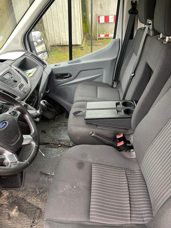 Gebraucht Ford Transit 2018 Weiß Van / Kleinbus