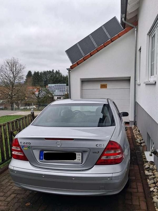 Gebraucht Mercedes C220 Elegance 150 PS (110 kW) 2006 Silber Limousine
