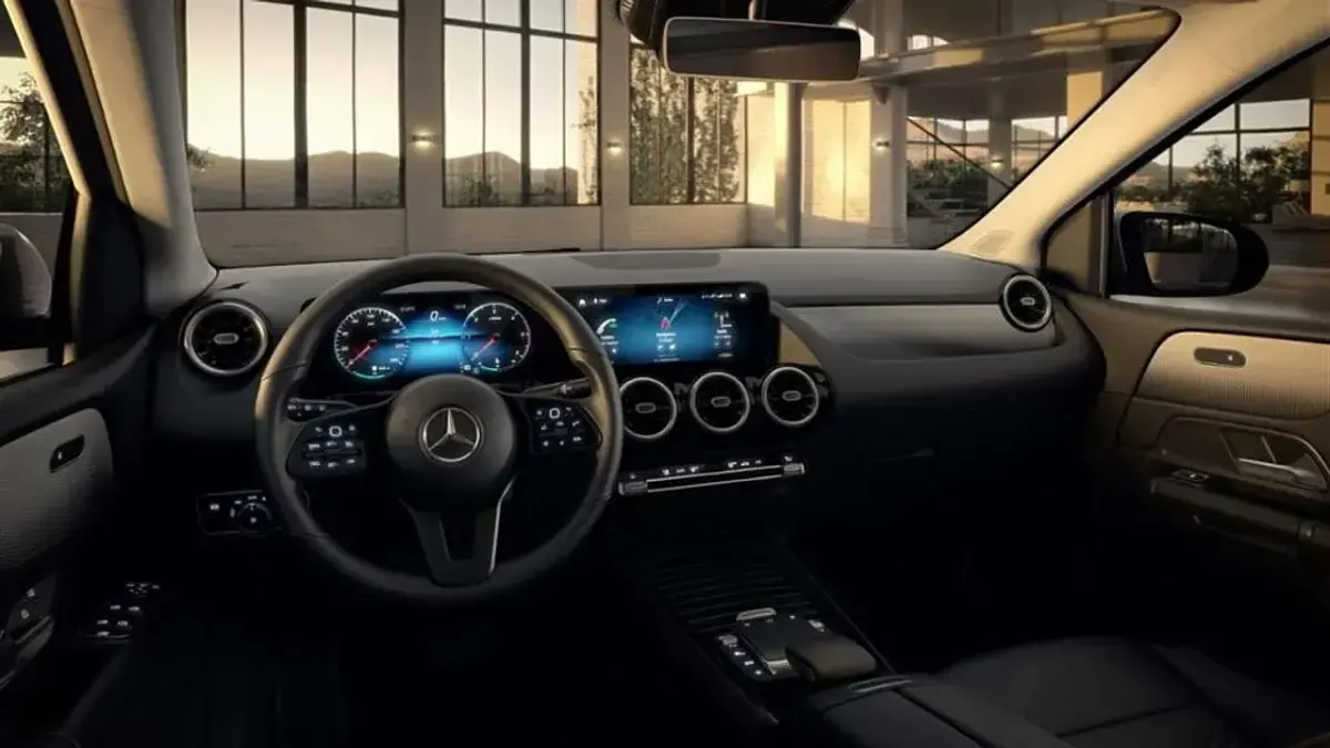 Gebraucht Mercedes B220 190 PS (139 kW) 2023 Metalliclack mountaingrau Kleinwagen