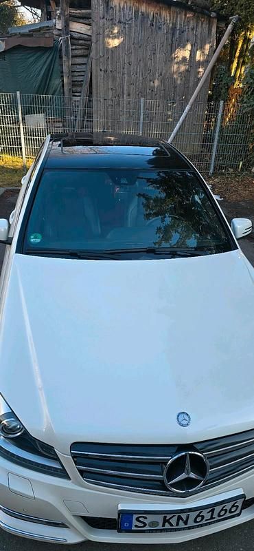 Gebraucht Mercedes C180 156 PS (114 kW) 2013 Weiß Limousine