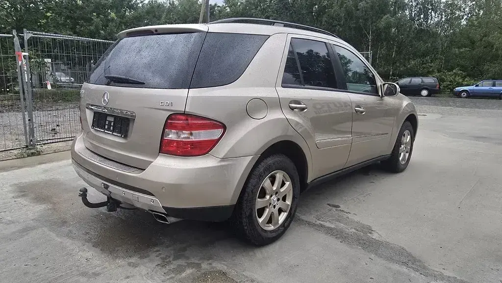 Gebraucht Mercedes ML320 224 PS (164 kW) 2006 Beige SUV