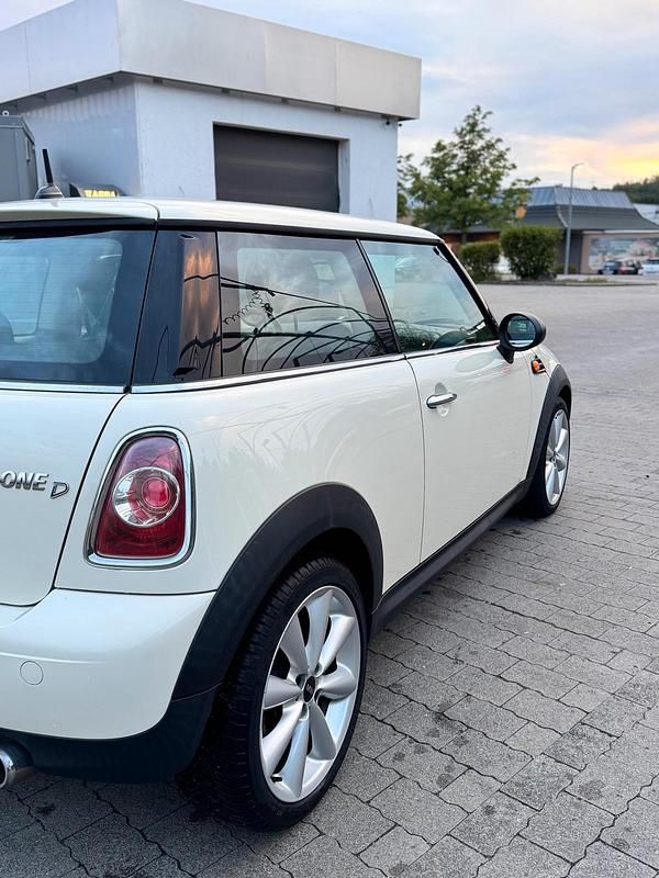 Beige Gebraucht 2013 Mini One D Kleinwagen | 6.000 € (Guter Preis) - Bild 1/4