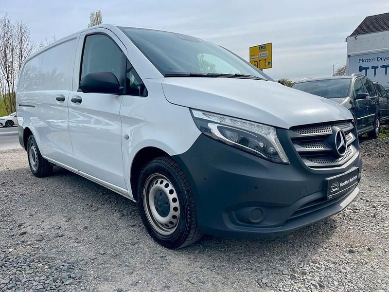 Second-hand Mercedes Vito 136 CP (100 kW) 2019 Alb Van