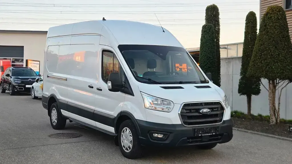 Gebraucht Ford Transit Trend 131 PS (96 kW) 2020 Weiß Van / Kleinbus