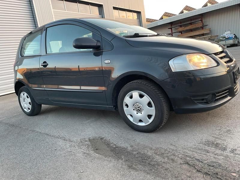 Gebraucht VW Fox 54 PS (39 kW) 2007 Grau Kleinwagen