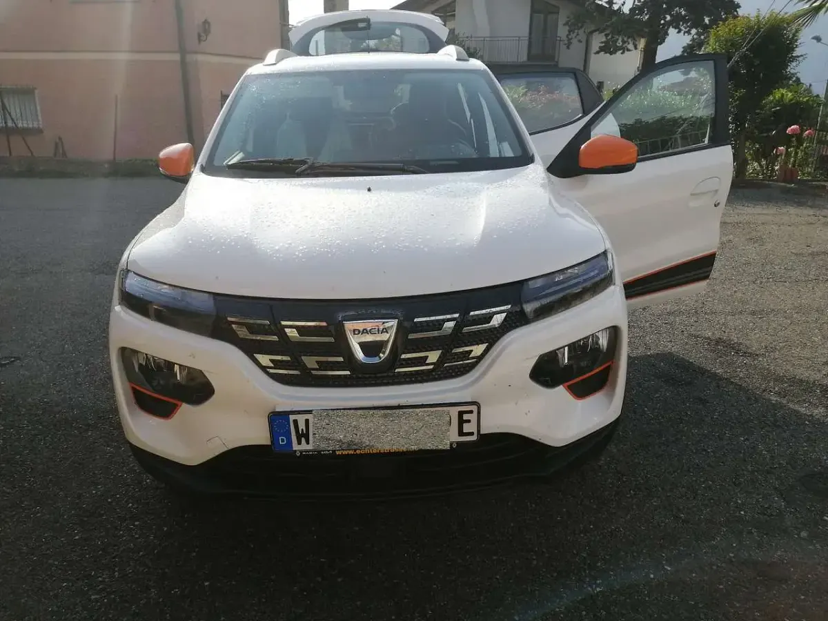 Gebraucht Dacia Spring Comfort Plus 33 kW (45 PS) 2022 Weiß Kleinwagen
