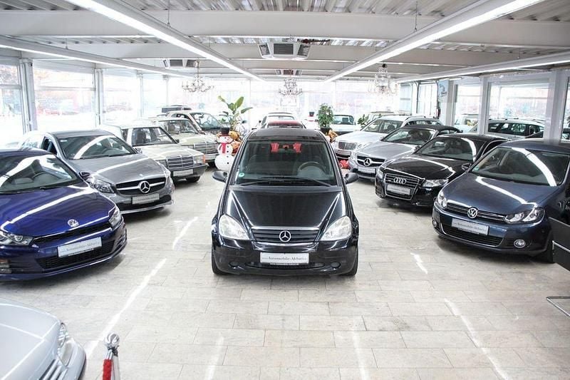 Schwarz Gebraucht 2000 Mercedes A160 Classic Van / Kleinbus | 1.850 € (Fairer Preis) - Bild 1/4